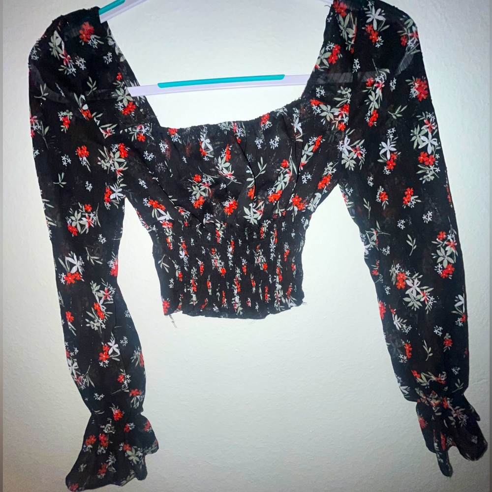 Floral cropped blouse